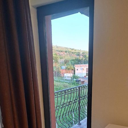 Apartament Teo Jászvásár Szoba fotó
