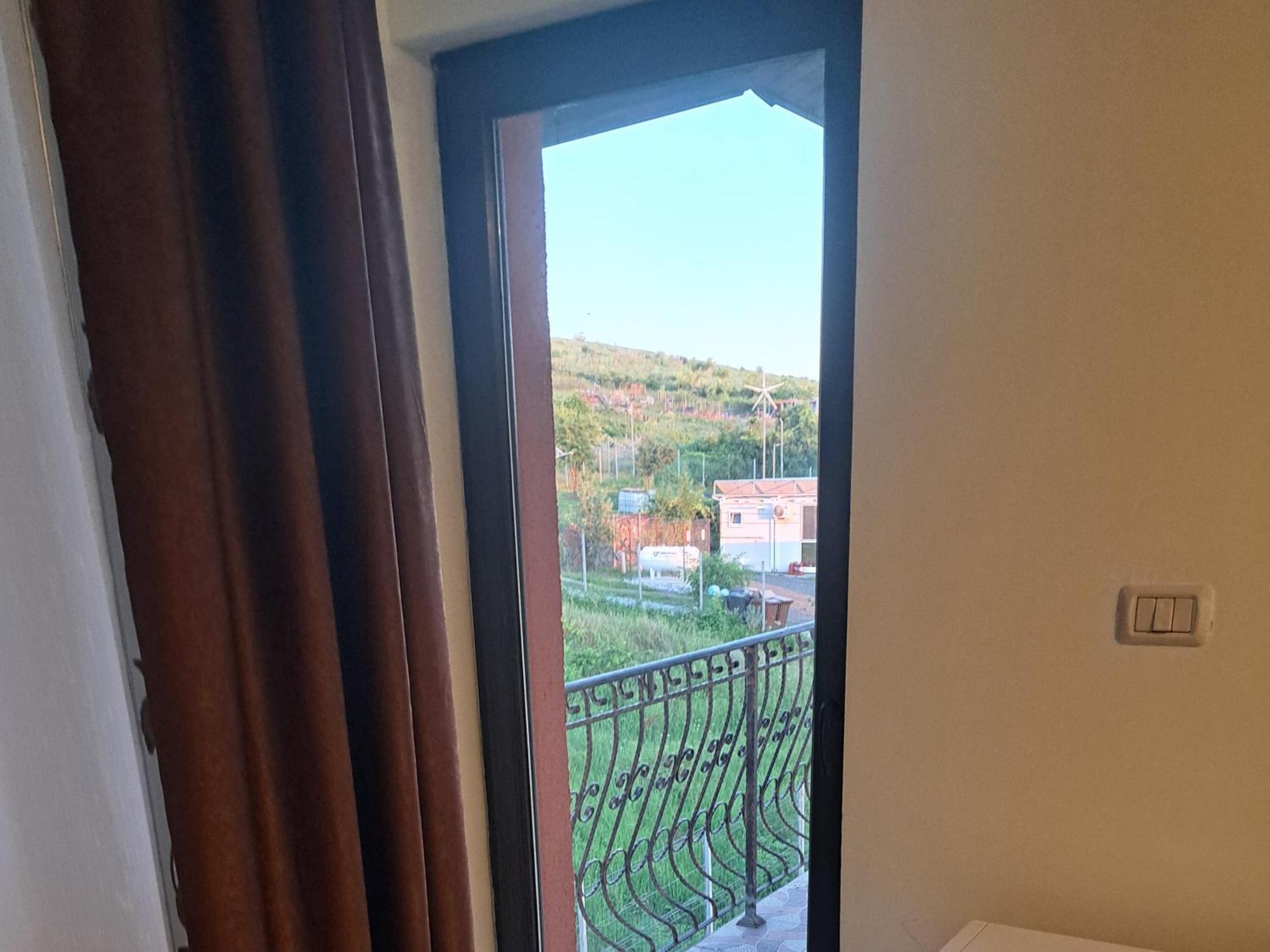 Apartament Teo Jászvásár Szoba fotó